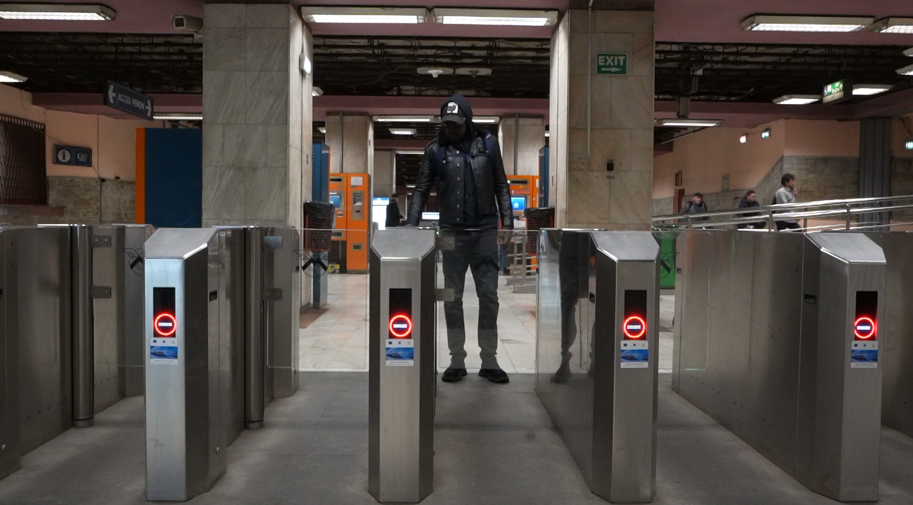 Erroi Revolutiei subway station